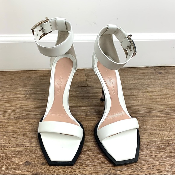 Women's NEW Alexander McQueen White/Black Strappy Open Toe Pumps, 38 (US: 8) - Picture 9 of 15
